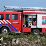 Bus vliegt in brand tijdens rit, chauffeur en passagiers ontkomen